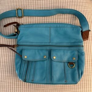 Wow! Leather Fossil Crossbody Bag. Almost brand new.